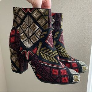 RAMPAGE Stitched Ankle Booties